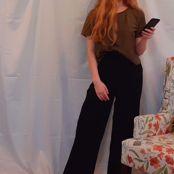 Cropped Shirt With Cutout Back - Picture 3 of 4